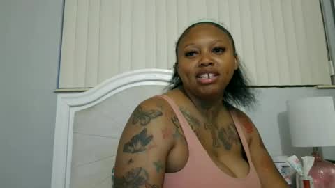 Snapshot of big_lavish chatting on 06.11.26 Big Lavish online show from 06.11.26