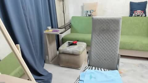 mom online show from 11.05.25