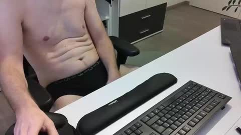 big_tobi_1 online show from 11.18.25