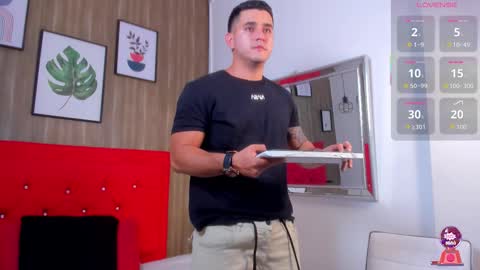 Snapshot of big_tylerr chatting on 11.08.25 Tylerr online show from 11.08.25