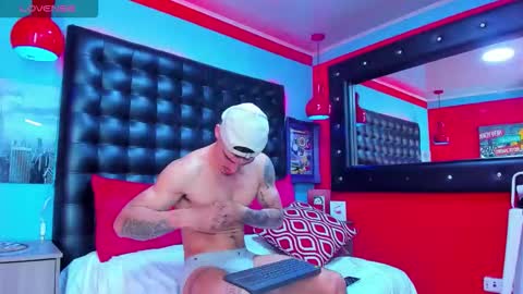 Snapshot of big_valentinhunk7 chatting on 02.08.26 big_valentinhunk7 online show from 02.08.26