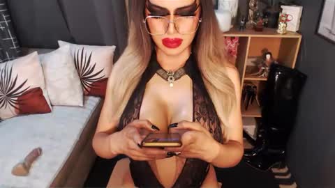 Loraine Cruz online show from 03.03.25