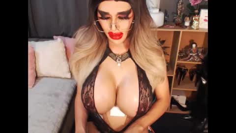 Loraine Cruz online show from 09.16.25