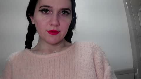 Isabella online show from 12.24.24