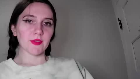 Isabella online show from 01.15.25