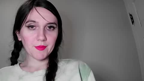 Isabella online show from 01.19.25