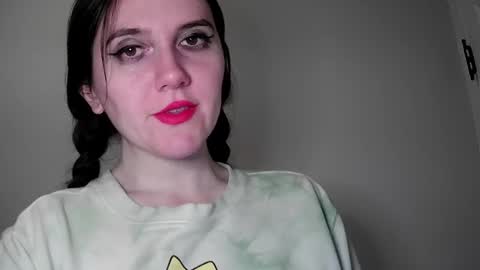 Isabella online show from 01.24.25
