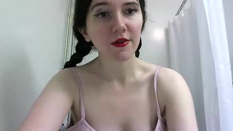 Isabella online show from 09.20.25