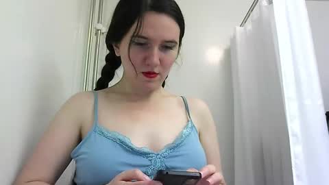 Isabella online show from 09.29.25