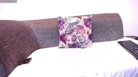 Snapshot of bigbootymommyy chatting on 12.17.25 bigbootymommyy online show from 12.17.25