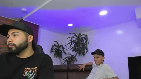 Snapshot of bigbros18 chatting on 12.14.25 MOD ramon My team is mickey and roman online show from 12.14.25