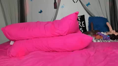 bigbuttsarena online show from 01.13.25