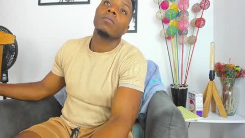 sexy muscle online show from 01.20.25