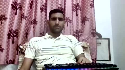 Snapshot of bigcockboy2580 chatting on 10.01.25 akash online show from 10.01.25