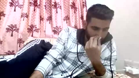 Snapshot of bigcockboy2580 chatting on 11.27.25 akash online show from 11.27.25