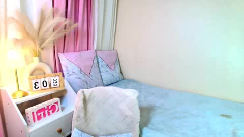 HOLLY online show from 12.03.25