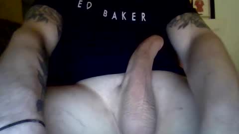 Snapshot of bigdickwillywonka11 chatting on 01.28.25 bigdickwillywonka11 online show from 01.28.25