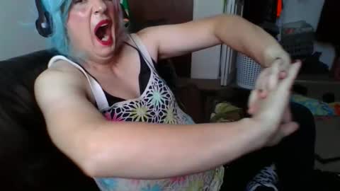 Snapshot of bigdogmattiets chatting on 11.23.25 Madelyn online show from 11.23.25