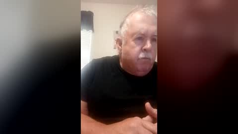 Snapshot of bigeoo76 chatting on 07.25.26 bigeoo76 online show from 07.25.26