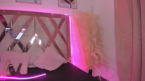 Snapshot of bigfinger125 chatting on 02.12.25 Lucy and Fred online show from 02.12.25