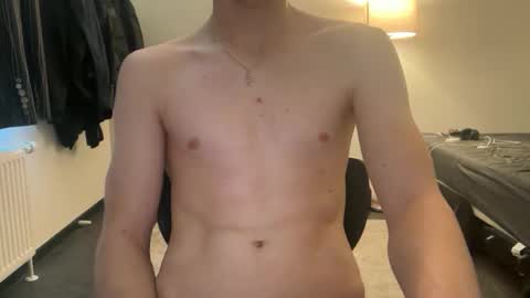 Snapshot of bigleor chatting on 02.25.26 bigleor online show from 02.25.26