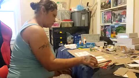 the Mini mami online show from 02.08.25