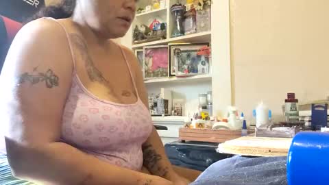 the Mini mami online show from 02.15.25