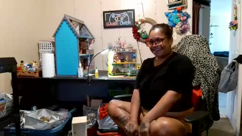 the Mini mami online show from 09.29.25