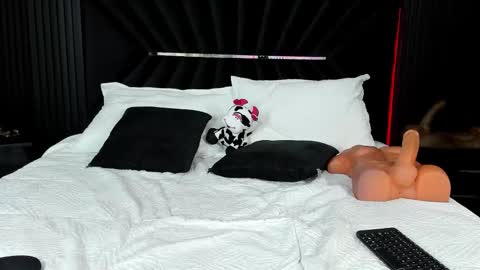 Zayra online show from 12.21.25