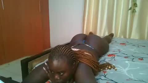 Snapshot of bigtits_baddie chatting on 11.26.25 bigtits_baddie online show from 11.26.25