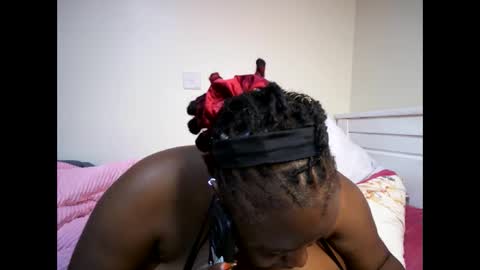 Snapshot of bigtittyslut_ chatting on 10.07.25 bigtittyslut_ online show from 10.07.25