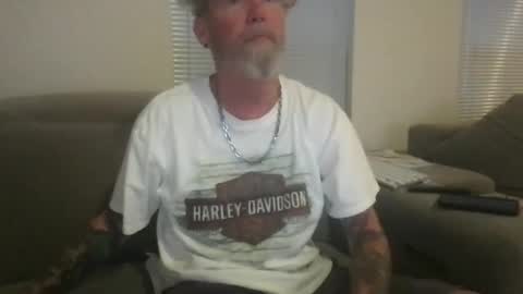 Snapshot of bigwhitedickdaddy69 chatting on 09.28.25 Bigwhitedickdaddy and BabyCakes online show from 09.28.25