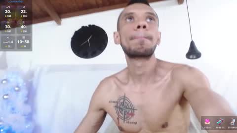 Snapshot of bigzehuz chatting on 12.03.24 andres online show from 12.03.24