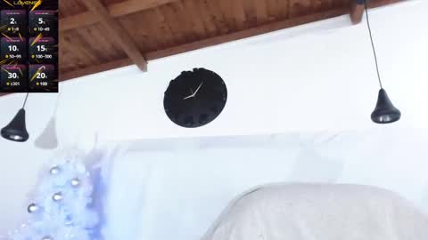 Snapshot of bigzehuz chatting on 12.11.24 andres online show from 12.11.24