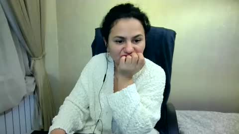 Snapshot of bililay chatting on 12.06.24 DOM NIKA online show from 12.06.24