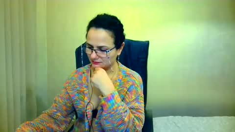 Snapshot of bililay chatting on 01.16.25 DOM NIKA online show from 01.16.25