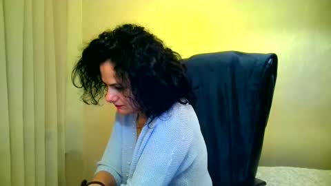 Snapshot of bililay chatting on 01.19.25 DOM NIKA online show from 01.19.25