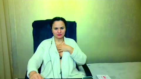Snapshot of bililay chatting on 02.13.25 DOM NIKA online show from 02.13.25