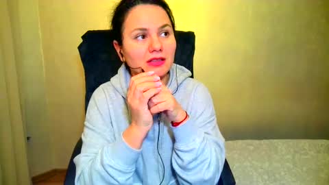 Snapshot of bililay chatting on 02.24.25 DOM NIKA online show from 02.24.25