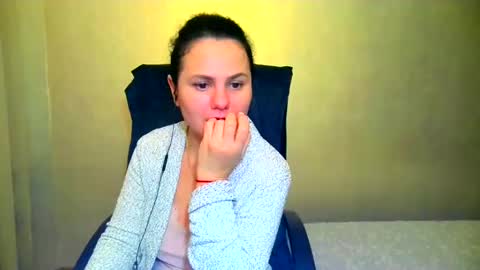 Snapshot of bililay chatting on 02.25.25 DOM NIKA online show from 02.25.25