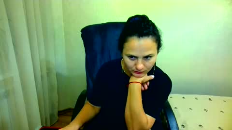 Snapshot of bililay chatting on 09.12.25 DOM NIKA online show from 09.12.25