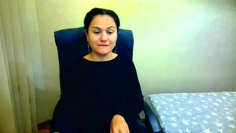 Snapshot of bililay chatting on 09.19.25 DOM NIKA online show from 09.19.25
