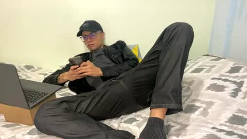 billy_magteo online show from 08.05.26