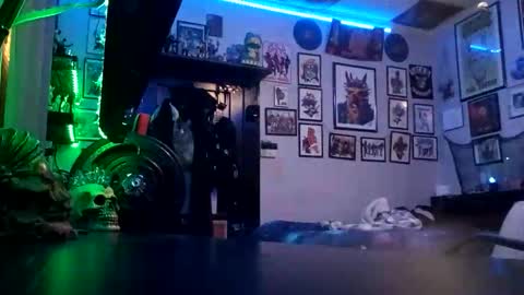 billygunn13 online show from 12.13.25