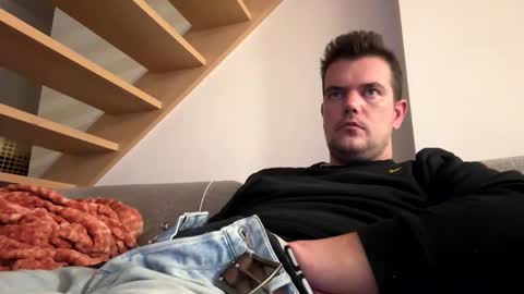 Snapshot of bingeling123 chatting on 10.22.25 bingeling123 online show from 10.22.25