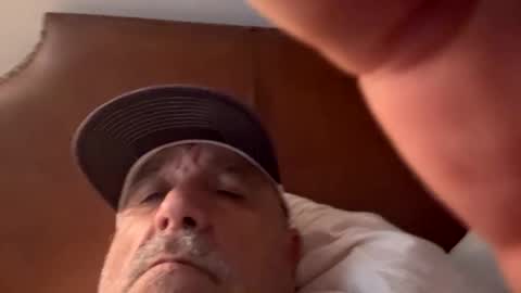 Snapshot of bird70 chatting on 11.15.25 spunday online show from 11.15.25