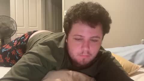 Snapshot of bisexualchubbyboy chatting on 02.02.25 james online show from 02.02.25