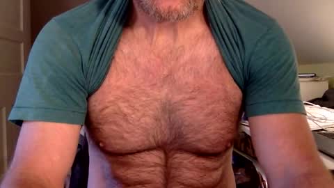 Snapshot of bisonbar chatting on 10.21.25 BisonBar online show from 10.21.25
