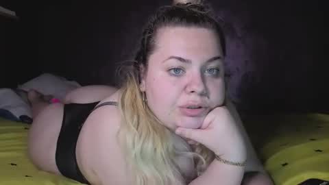 Snapshot of bixi256 chatting on 05.04.26 BixiAdelle online show from 05.04.26