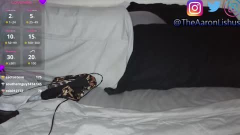 Snapshot of bizarre99 chatting on 12.02.25 bizarre99 online show from 12.02.25